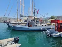Пожарогасящ кораб за продажба