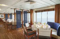 Круизен кораб за продажба