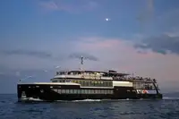 Круизен ферибот за продажба