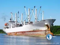 Хладилен кораб за продажба