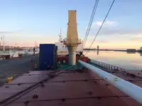 Хладилен кораб за продан