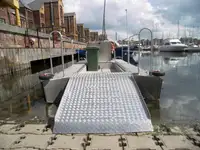 Контейнеровоз за продажба