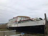 Ферибот за продажба