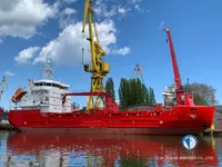 Хладилен кораб за продажба