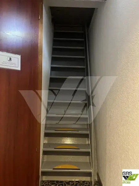 Круизен кораб за продажба