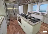 Яхта за продажба