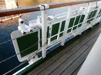 Круизен кораб за продажба