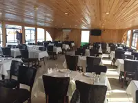 Ресторантски кораб за продажба