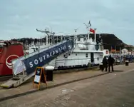 Кораб за проучване за продажба