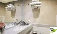 Круизен кораб за продажба