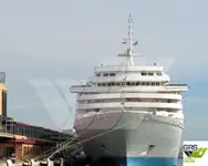 Круизен кораб за продажба