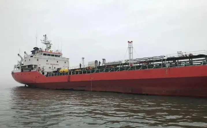 Танкер за нефт/химикали за продажба