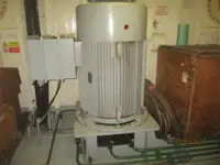 Хладилен кораб за продажба