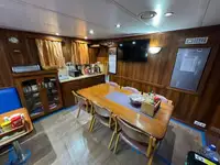 Контейнеровоз за продажба
