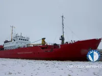 Хладилен кораб за продажба