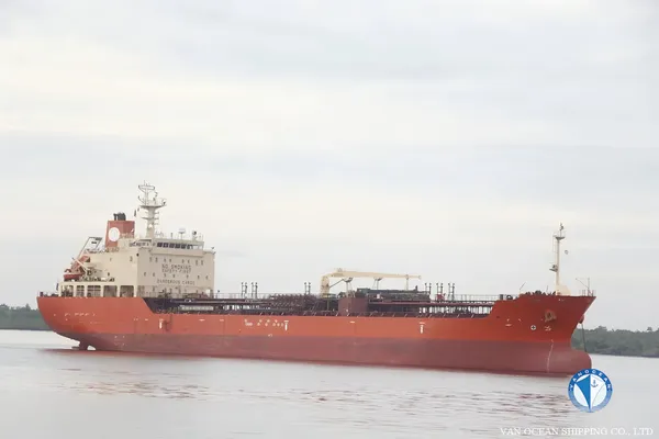 Oil/Chemical tanker for sale