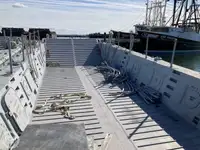 Десантен кораб, танкер за продажба