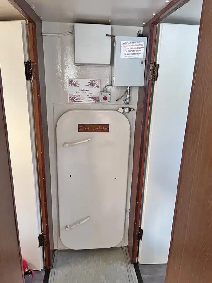 Круизен кораб за продажба