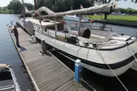 Баржа за продажба