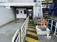 Контейнеровоз за продажба