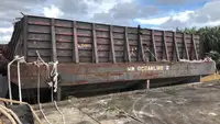 Баржа за продажба