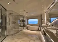Круизен кораб за продажба