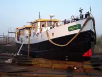 Круизен кораб за продажба