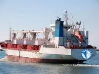 Хладилен кораб за продажба