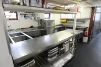 Баржа за продажба
