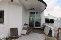Ферибот за продажба