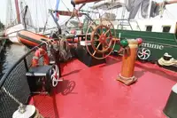 Плавущ хотел за продажба