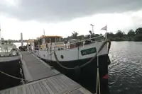 Круизен кораб за продажба