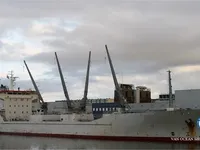 Хладилен кораб за продажба