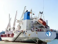 Хладилен кораб за продажба