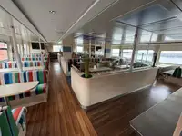 Пътнически кораб за продажба