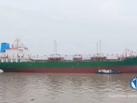 Хладилен кораб за продажба