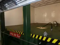 Контейнеровоз за продажба
