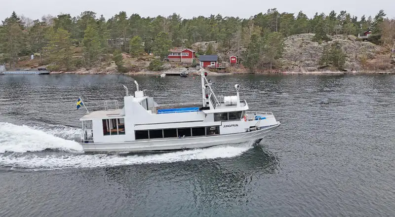 Моторен кораб за продан