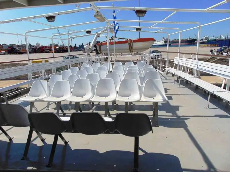 Моторен кораб за продан