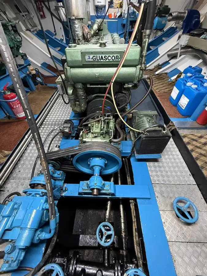 Риболовен траулер за продан