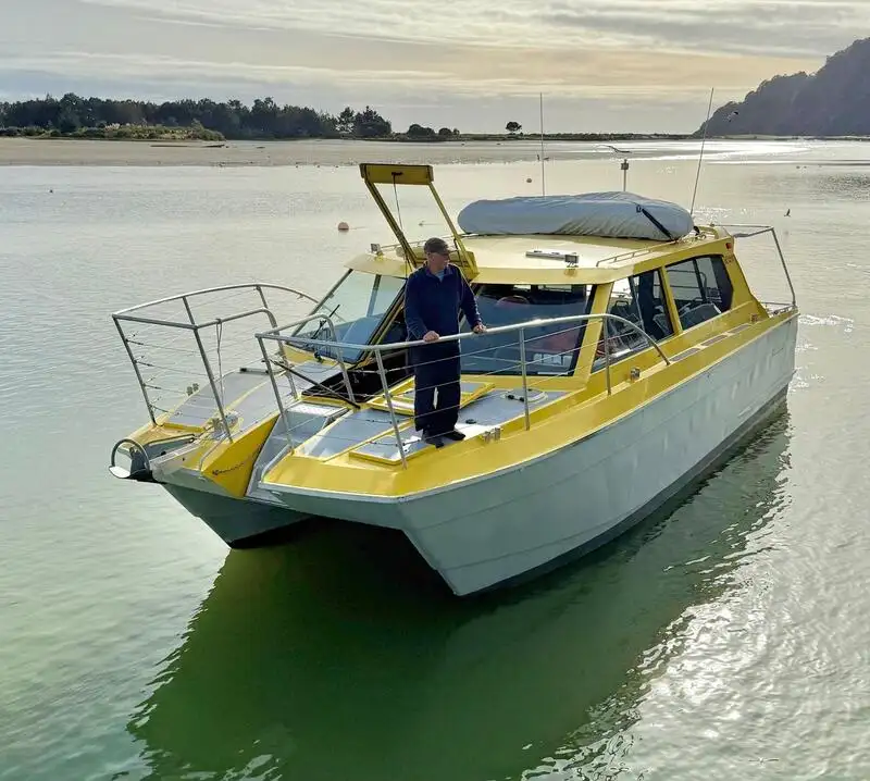 Моторен кораб за продан