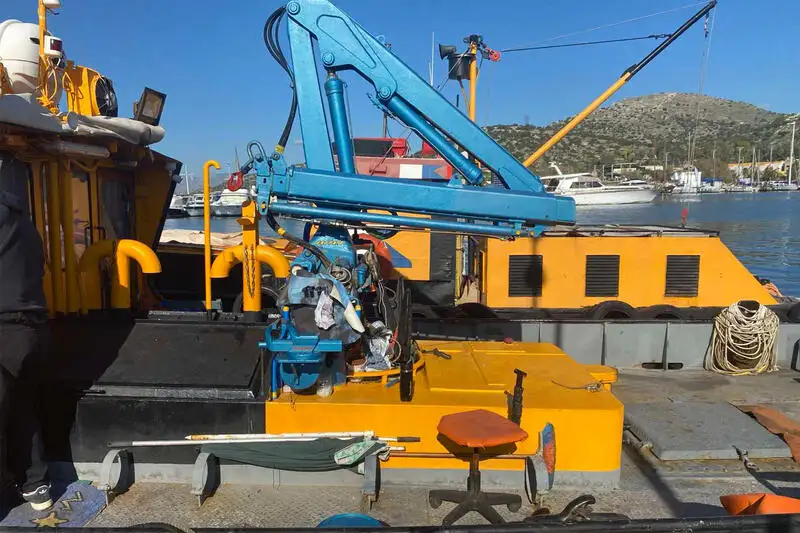 Работни лодки за продан