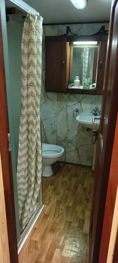 Кораб за доставки за продан