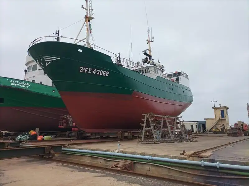 Риболовен траулер за продан