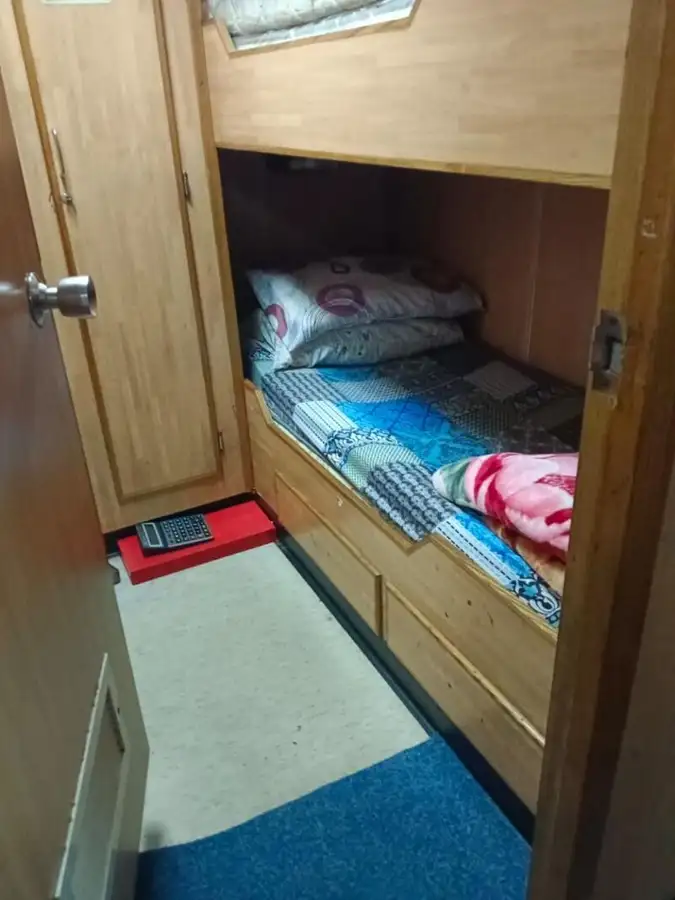 Екипажна лодка за продан