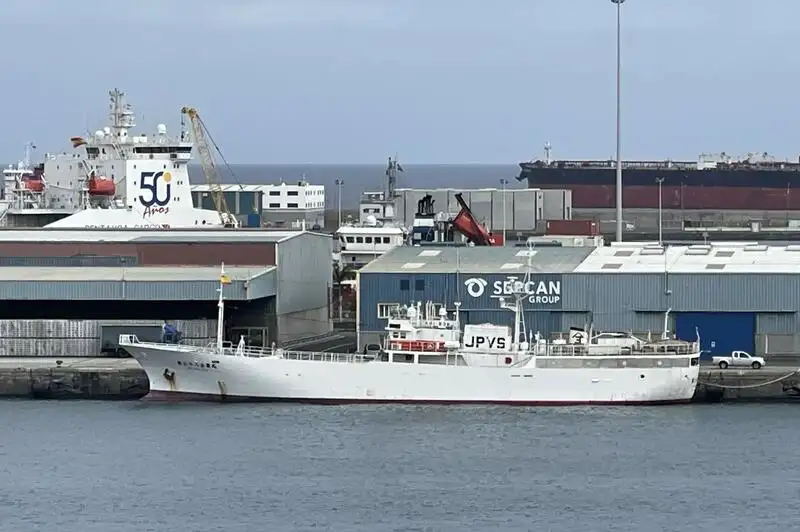 Риболовен траулер за продан