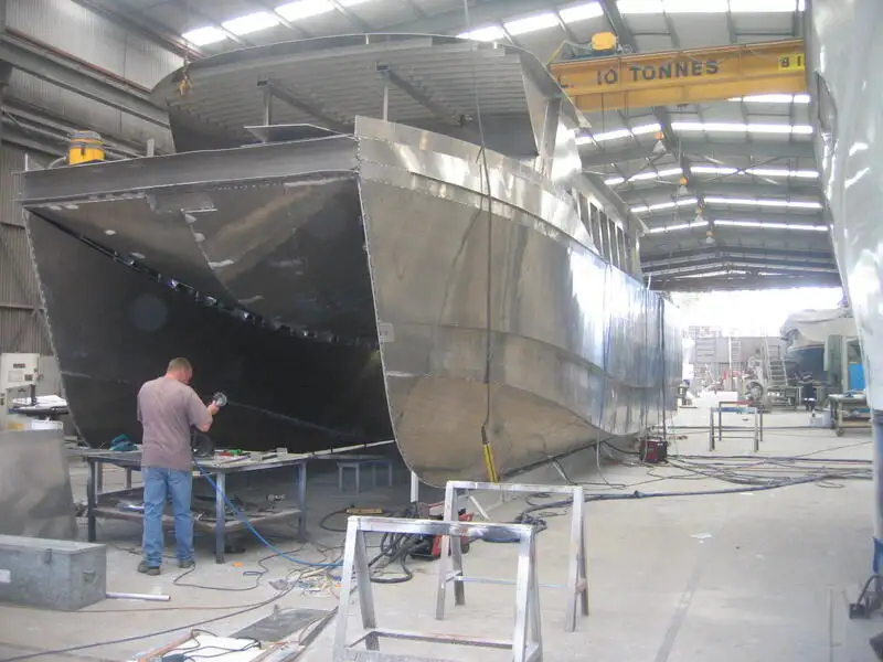 Катамаран за продан