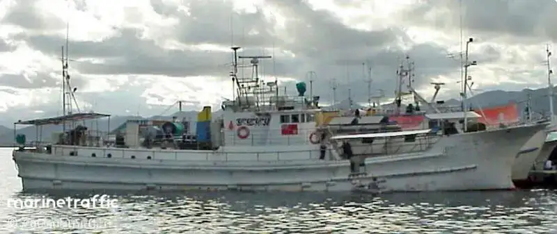 Кораб с парагади за продан