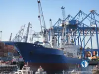 Хладилен кораб за продан