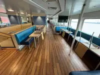 Моторен кораб за продан